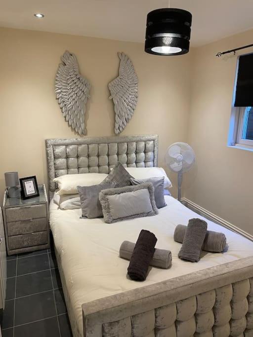 Flat 3 Meadow View Cozy Getaway Apartment Hurst Exterior photo
